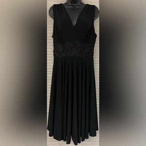 Dressbarn V-Neck Black Sleeveless Evening Dress with Embroidered Waist Size 12